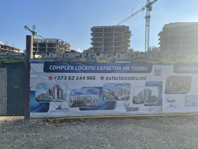 Complex locativ și alunecări de teren la Schinoasa Vale Image